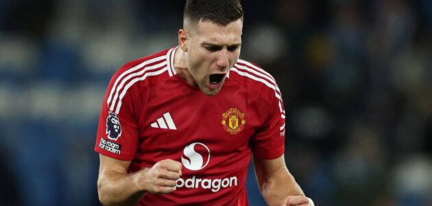 مانشستر يونايتد “ينظر” إلى التعاقد مع بديل دالوت مثل ألفونسو ديفيز