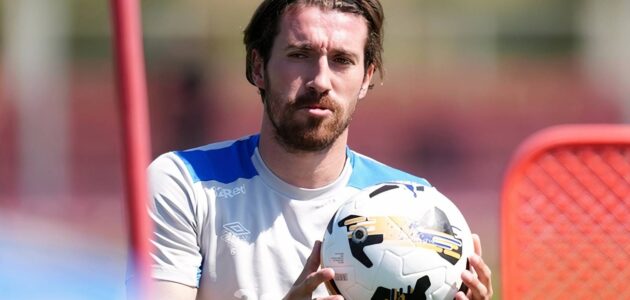 يحتاج “رينجرز” إلى بيع الفاشل الذي “لم يفعل شيئًا” تحت قيادة “روهل”.