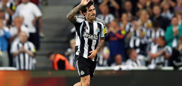 كشافة نيوكاسل تراقب هدف بايرن ميونخ هونست أهانور