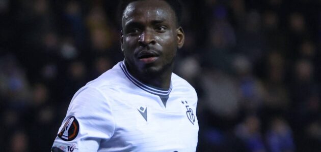 أطلق سيلتيك خطوة بقيمة 5 ملايين جنيه إسترليني للتعاقد مع فيليب أوتيلي الذي “من المقرر أن يغادر” هذا الشهر